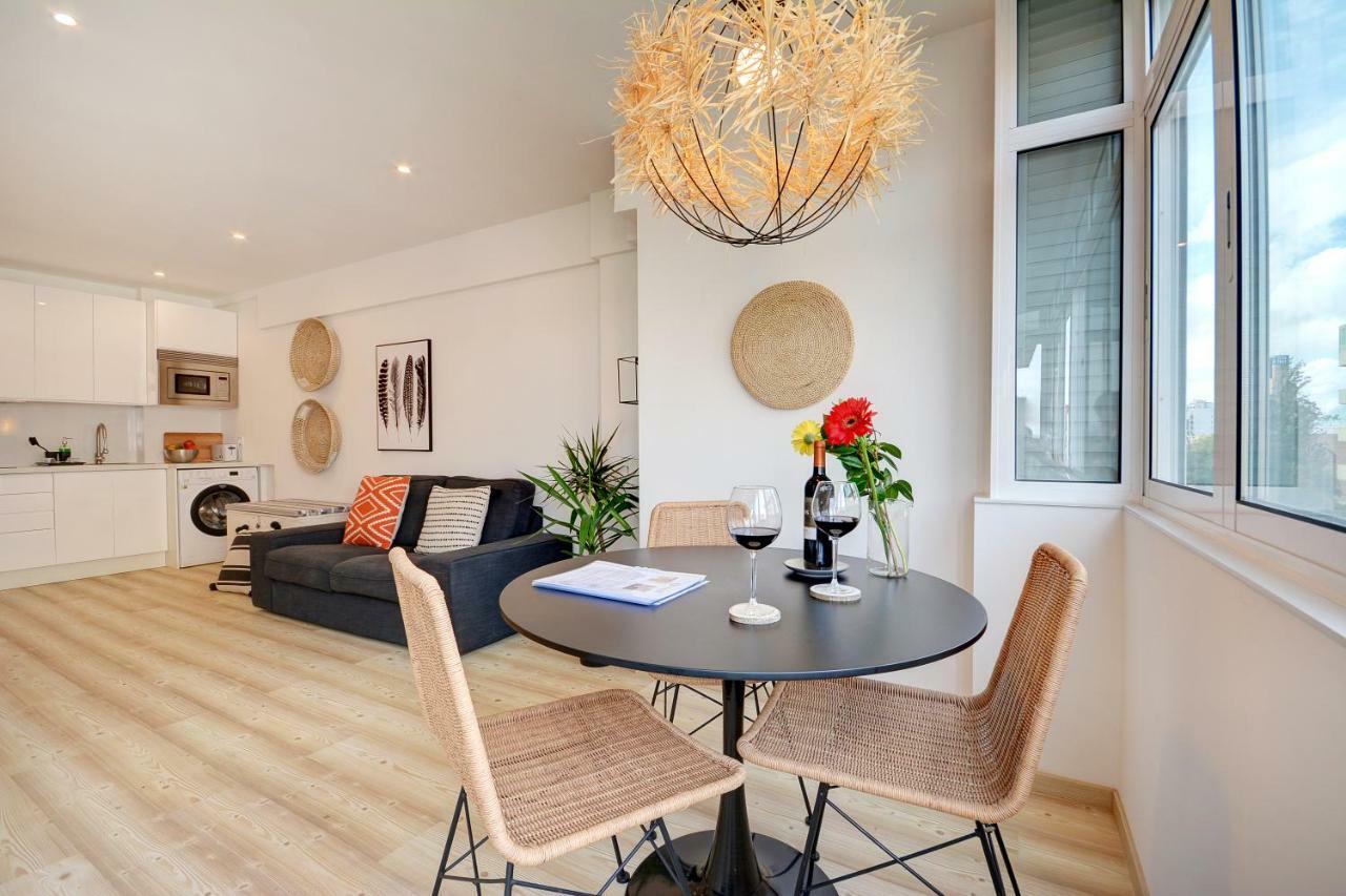Bairro Azul - Av. Ressano Garcia Lejlighed